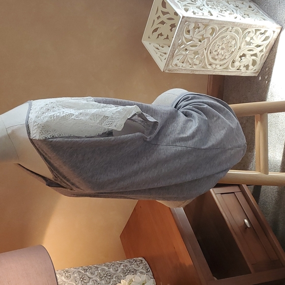 Lace tee with zip collar - Picture 2 of 5